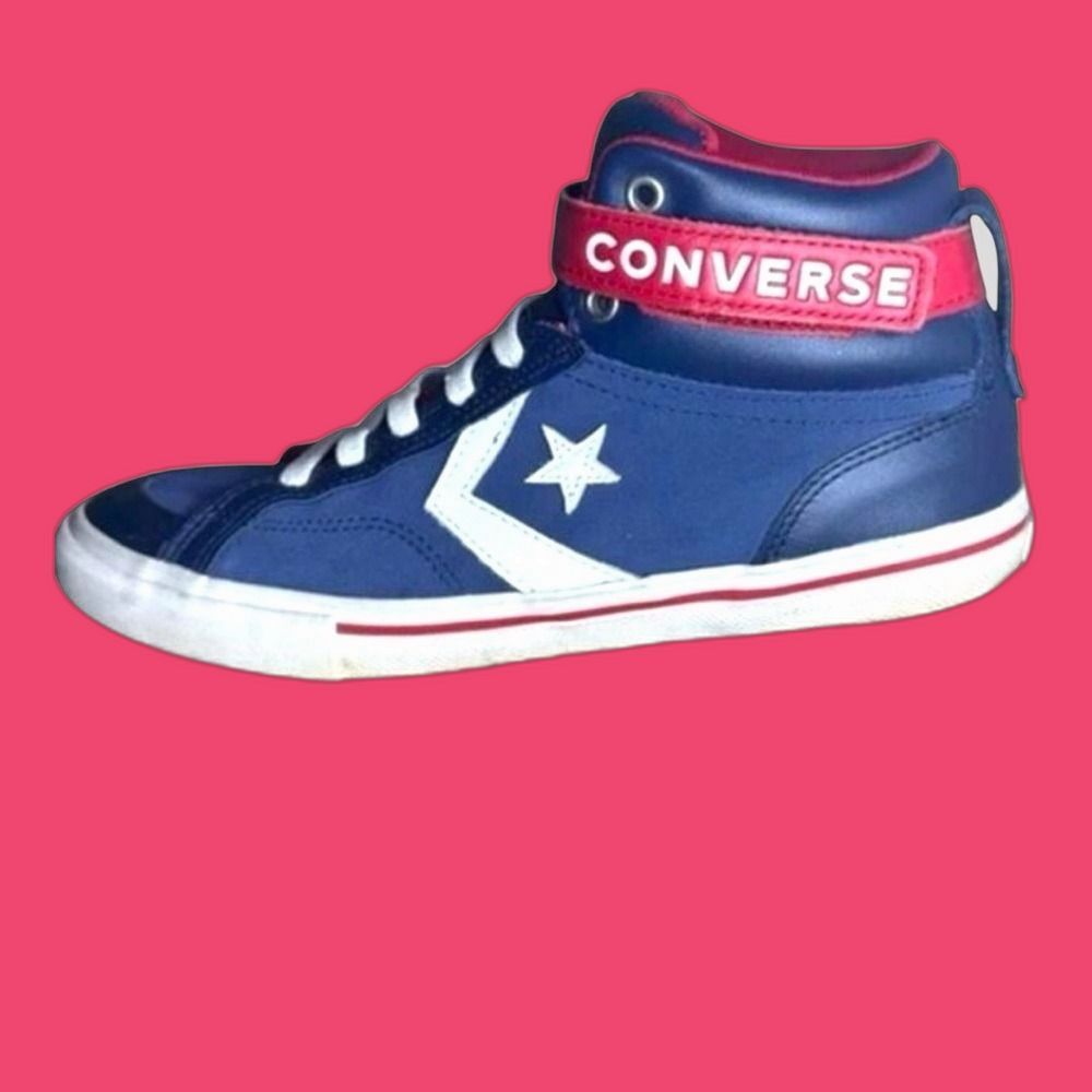 Clean Converse Red, White, and Blue Unisex sz 6 men and 8.5 women
